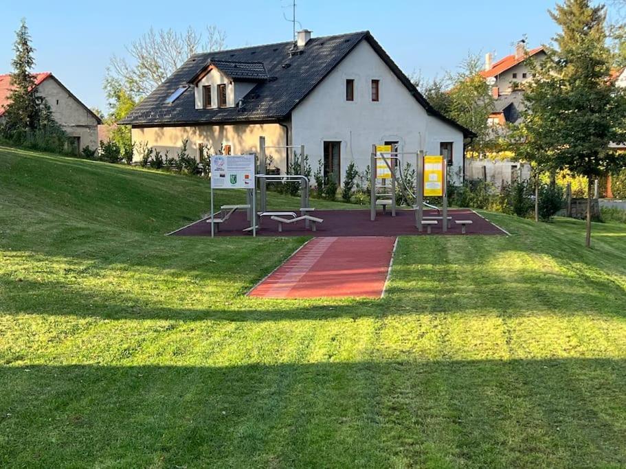 Byt 71M2 Klid Pohoda A Priroda Prága Kültér fotó